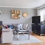 3 Bedroom Gorgeous In 度假居 *