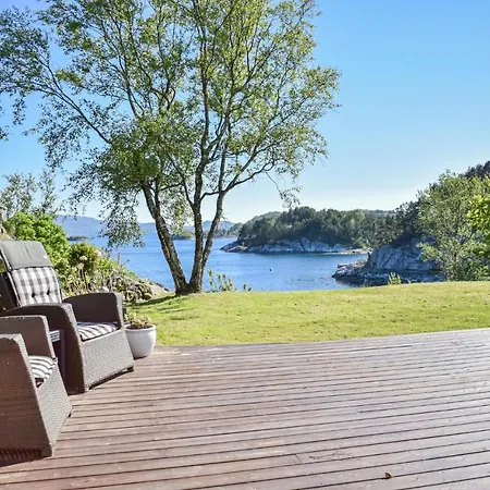 Front In With House Sea View Aksdal