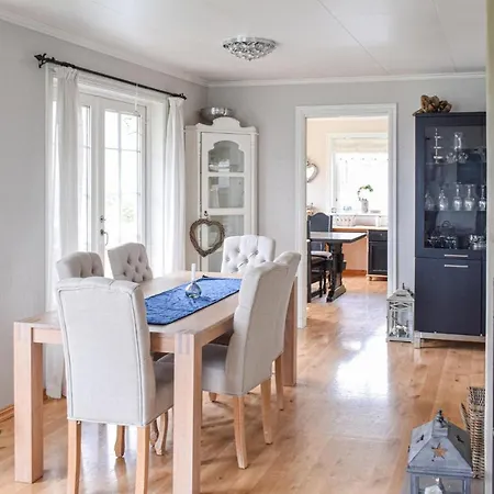 Ferienhaus Front In With House Sea View Aksdal