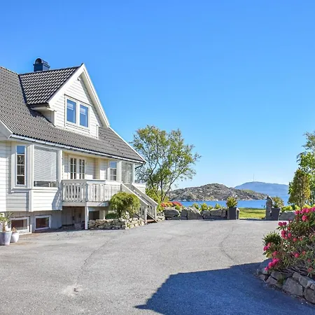 In With House Sea View *