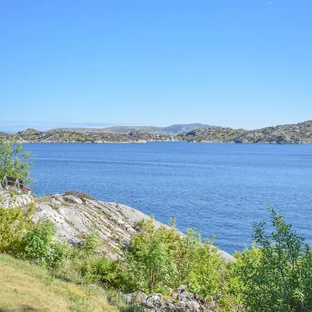 Feriehus In With House Sea View Aksdal