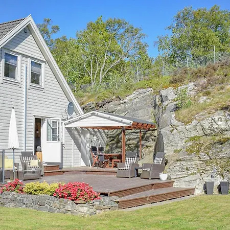 Ferienhaus Front In With House Sea View Aksdal
