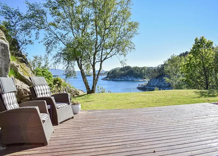 In With House Sea View Aksdal