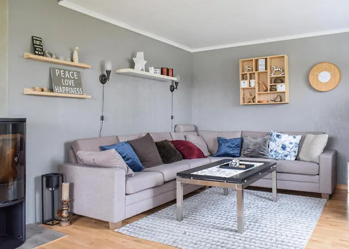 In With House Sea View Aksdal