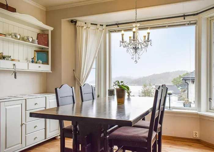 In With House Sea View Aksdal