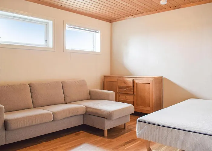 Feriehus In With House Sea View