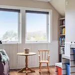 3 Bedroom Gorgeous In Holiday home
